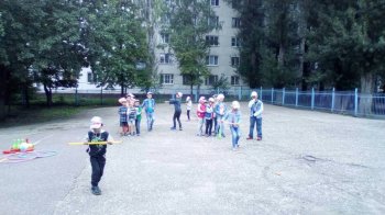 "Веселись, играй, да дело знай!"
