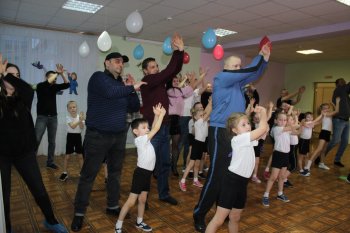 Спортивное мероприятие "А ну-ка, папа, а ну-ка, Я"