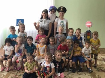Путешествие в страну "Светофорию".
